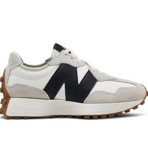 New Balance 327 Moonbeam Navy Women’s Sneaker 9